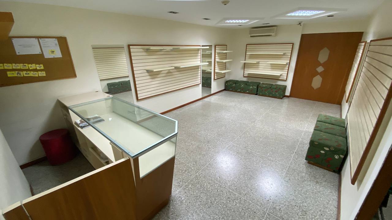 La Urbina-Piso Industrial-Areas (9) Piso Industrial en Alquiler en La Urbina, Caracas – 533m², 5 Baños y 3 Puestos de Estacionamiento