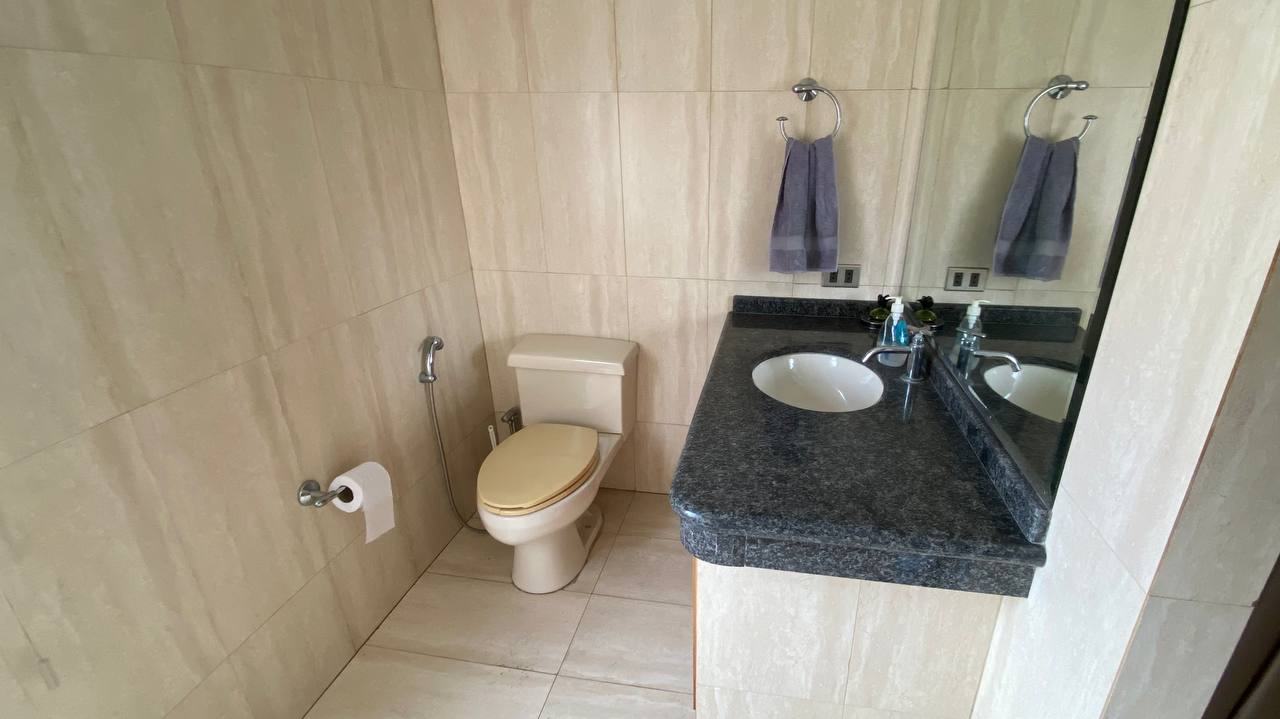 La Urbina-Piso Industrial-Baño (2) Piso Industrial en Alquiler en La Urbina, Caracas – 533m², 5 Baños y 3 Puestos de Estacionamiento