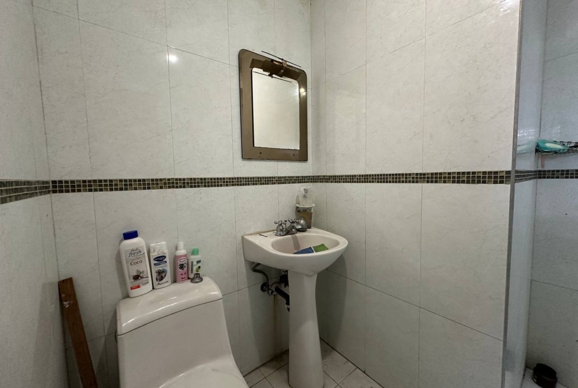 Casa en Venta en Los Dos Caminos, Caracas – 252m², 4 Habitaciones, 3.5 Baños y 3 Puestos de Estacionamiento