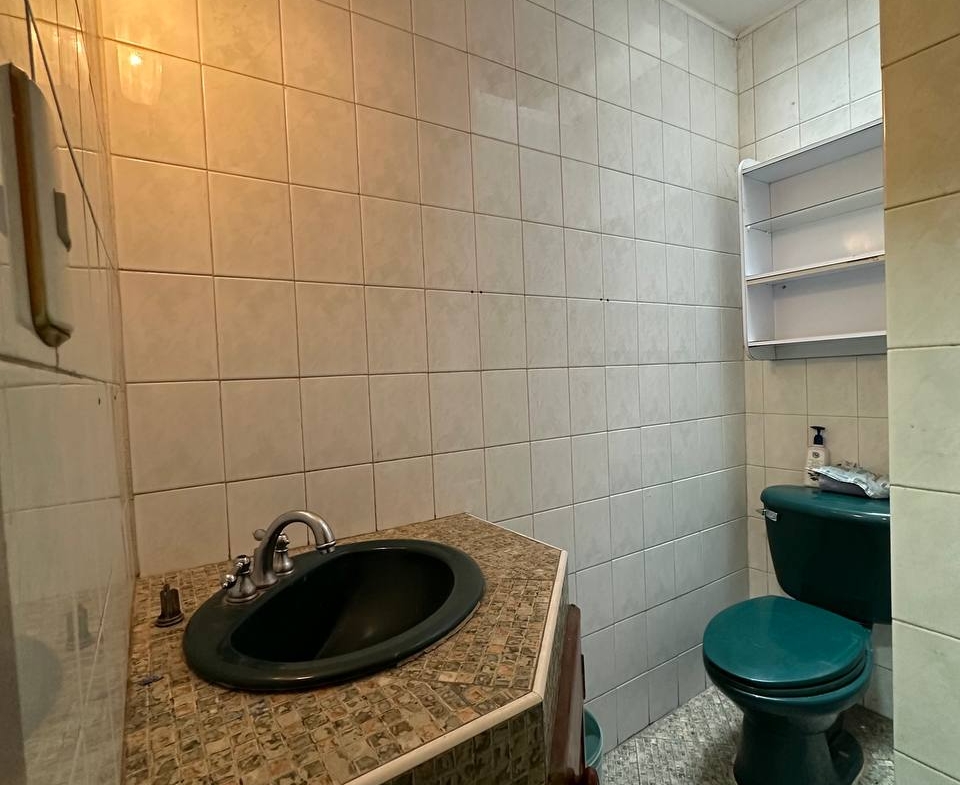 Casa en Venta en Los Dos Caminos, Caracas – 252m², 4 Habitaciones, 3.5 Baños y 3 Puestos de Estacionamiento