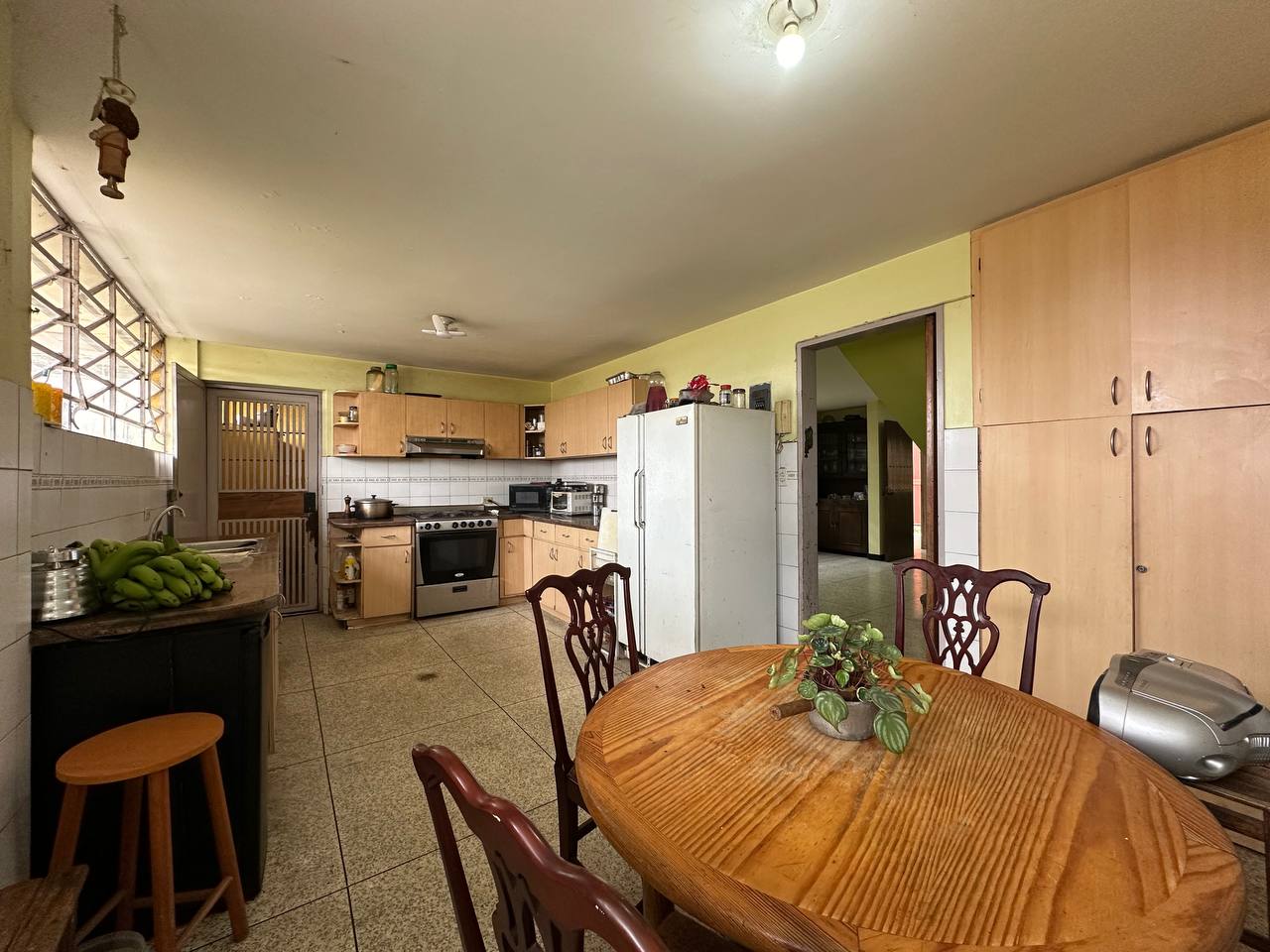 Los Dos Caminos-Casa-Cocina Casa en Venta en Los Dos Caminos, Caracas – 252m², 4 Habitaciones, 3.5 Baños y 3 Puestos de Estacionamiento
