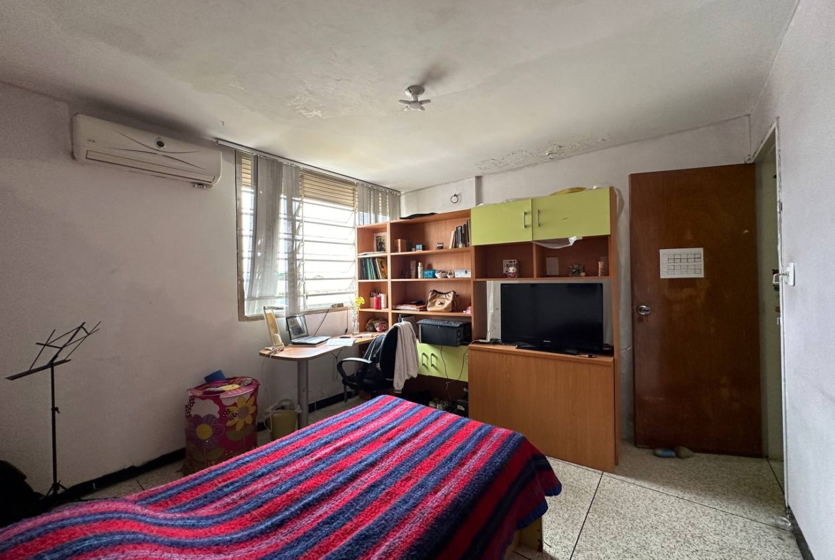Casa en Venta en Los Dos Caminos, Caracas – 252m², 4 Habitaciones, 3.5 Baños y 3 Puestos de Estacionamiento