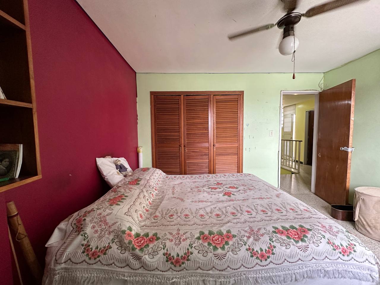 Los Dos Caminos-Casa-Dormitorio Casa en Venta en Los Dos Caminos, Caracas – 252m², 4 Habitaciones, 3.5 Baños y 3 Puestos de Estacionamiento