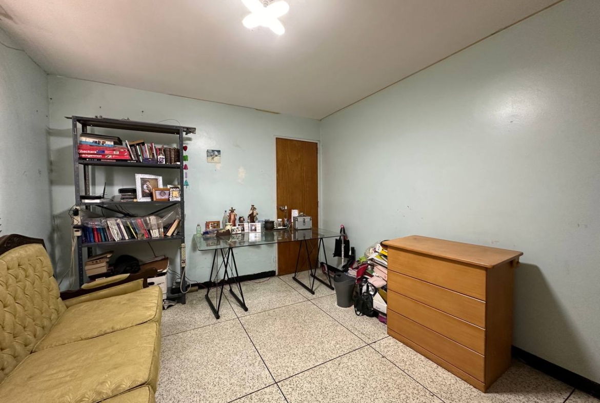 Casa en Venta en Los Dos Caminos, Caracas – 252m², 4 Habitaciones, 3.5 Baños y 3 Puestos de Estacionamiento