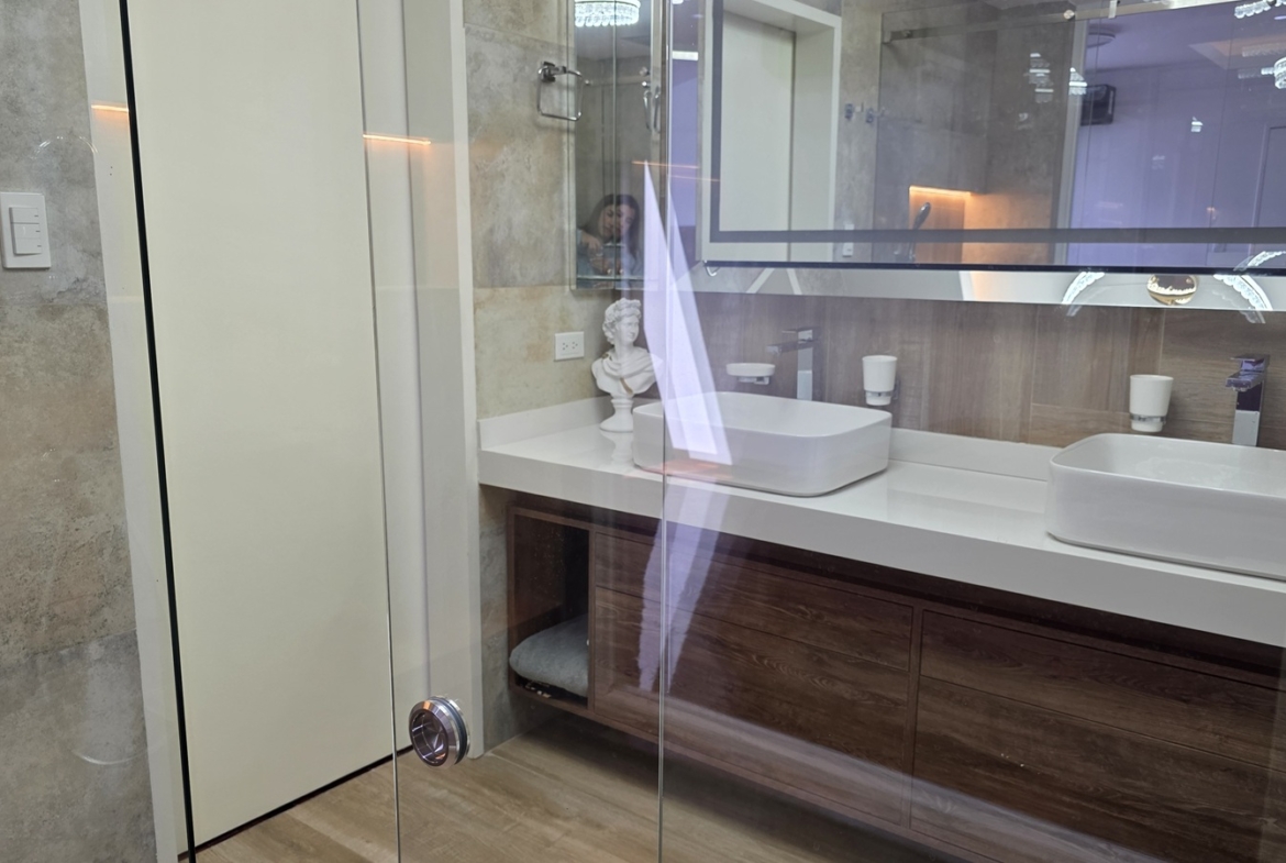 Apartamento en Venta en Los Palos Grandes, Caracas – 105m², 2 Habitaciones, 2 Baños y 1 Puesto de Estacionamiento
