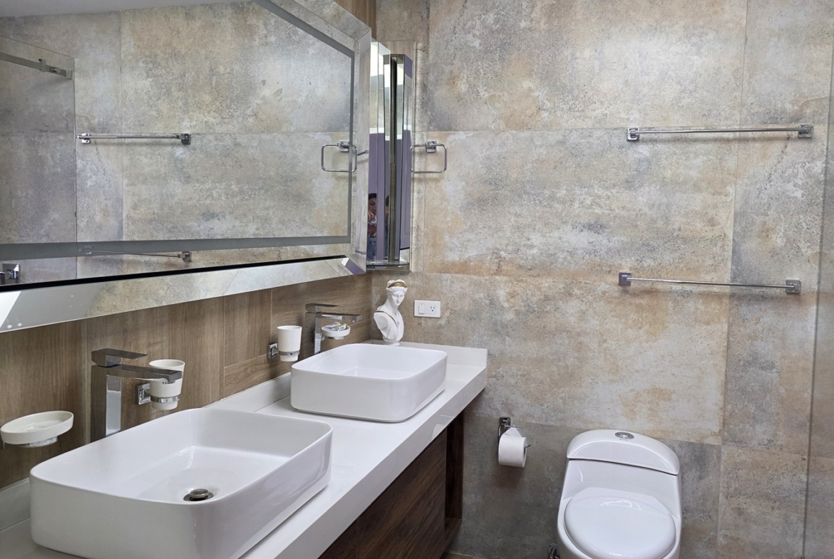 Apartamento en Venta en Los Palos Grandes, Caracas – 105m², 2 Habitaciones, 2 Baños y 1 Puesto de Estacionamiento