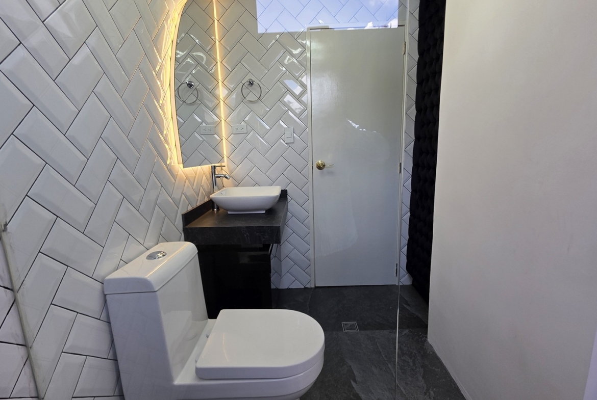 Apartamento en Venta en Los Palos Grandes, Caracas – 105m², 2 Habitaciones, 2 Baños y 1 Puesto de Estacionamiento
