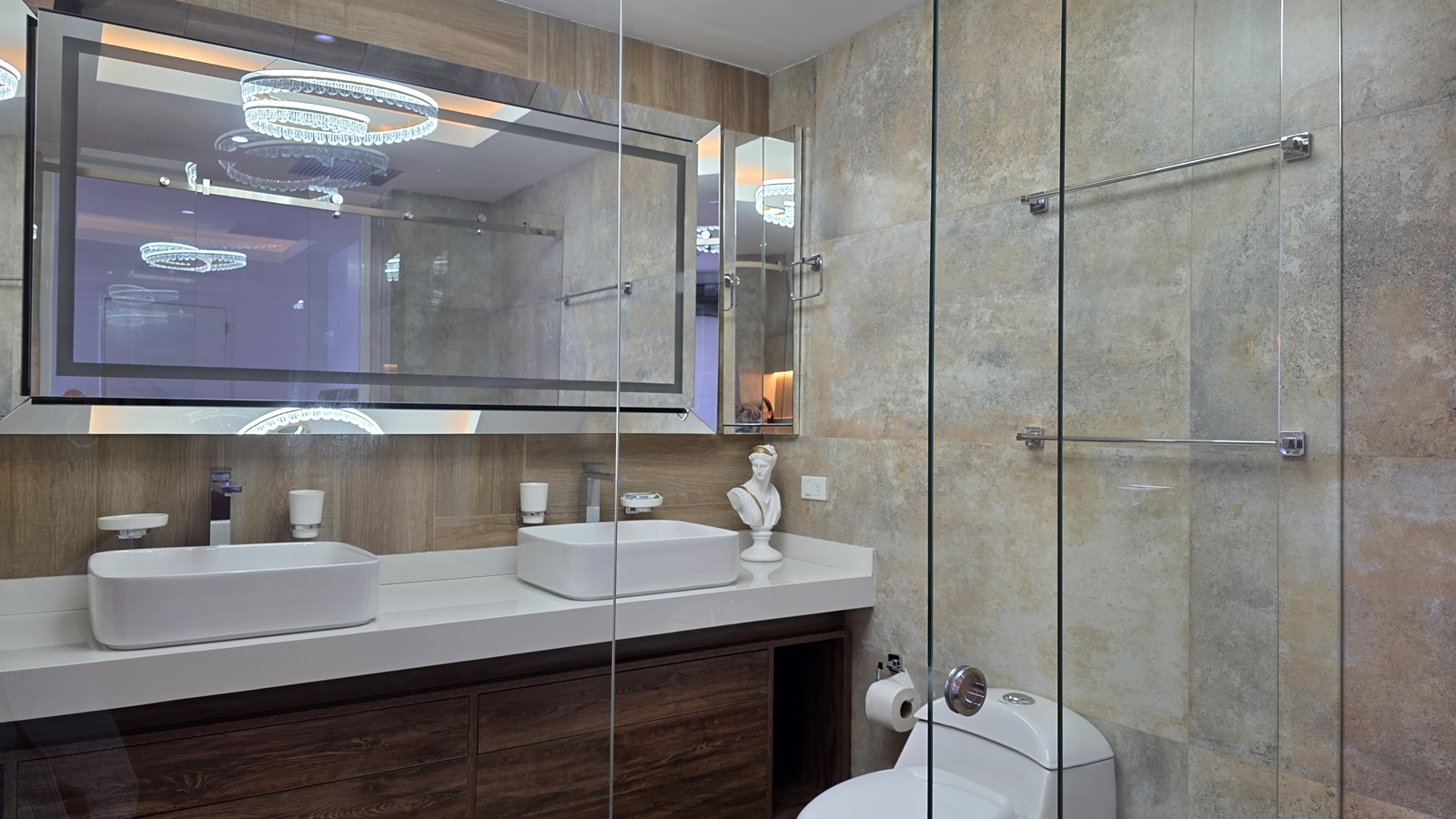 Los Palos Grandes-Baño Apartamento en Venta en Los Palos Grandes, Caracas – 105m², 2 Habitaciones, 2 Baños y 1 Puesto de Estacionamiento