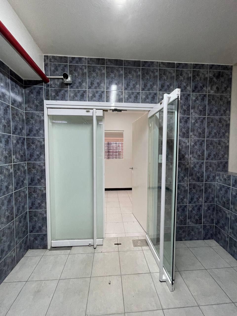 Oficina en Alquiler en Los Rosales, Caracas – 230m², Baños para Damas y Caballeros