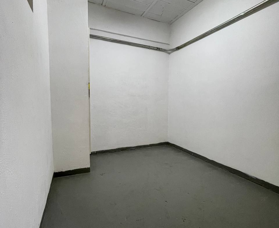 Oficina en Alquiler en Los Rosales, Caracas – 230m², Baños para Damas y Caballeros