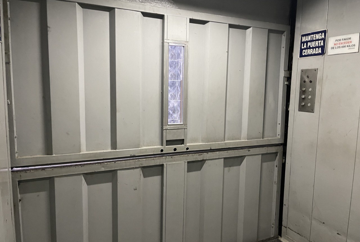 Oficina en Alquiler en Los Rosales, Caracas – 210m², 2 Baños y 1 Puesto de Estacionamiento