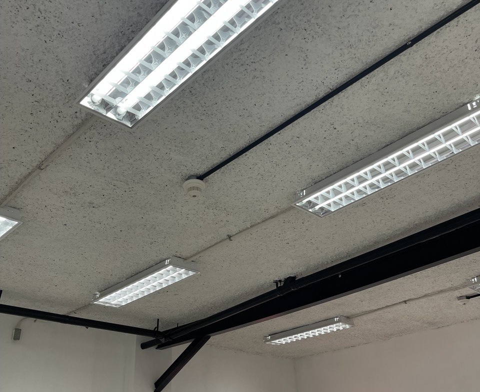 Oficina en Alquiler en Los Rosales, Caracas – 210m², 2 Baños y 1 Puesto de Estacionamiento