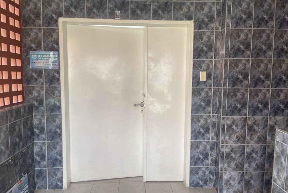 Oficina en Alquiler en Los Rosales, Caracas – 210m², 2 Baños y 1 Puesto de Estacionamiento