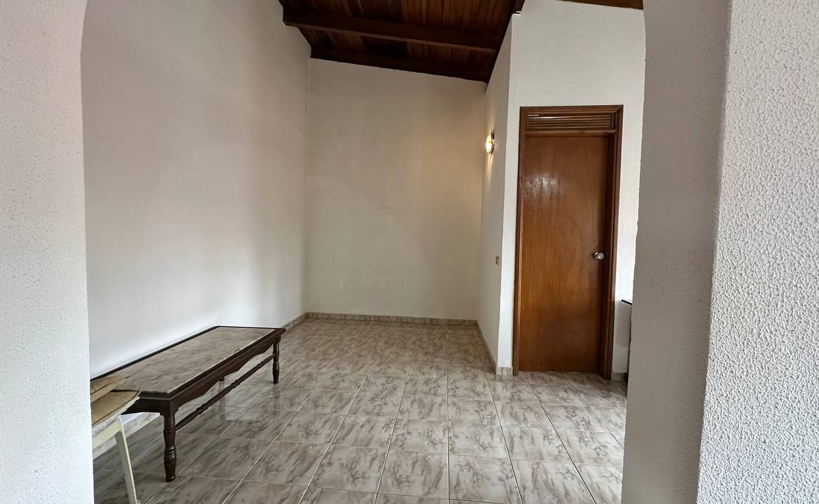 Casa Quinta en Venta en Macaracuay, Caracas – 687m², 7 Habitaciones, 5 Baños y 4 Puestos de Estacionamiento