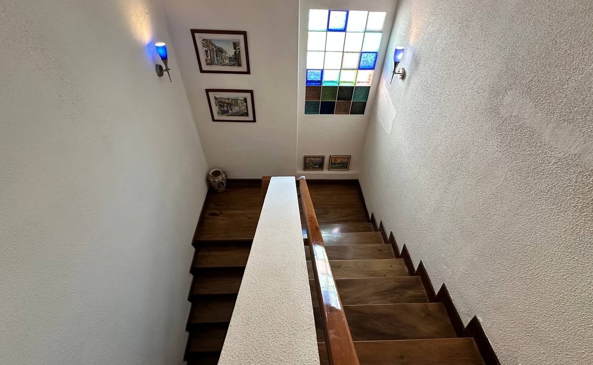 Casa Quinta en Venta en Macaracuay, Caracas – 687m², 7 Habitaciones, 5 Baños y 4 Puestos de Estacionamiento
