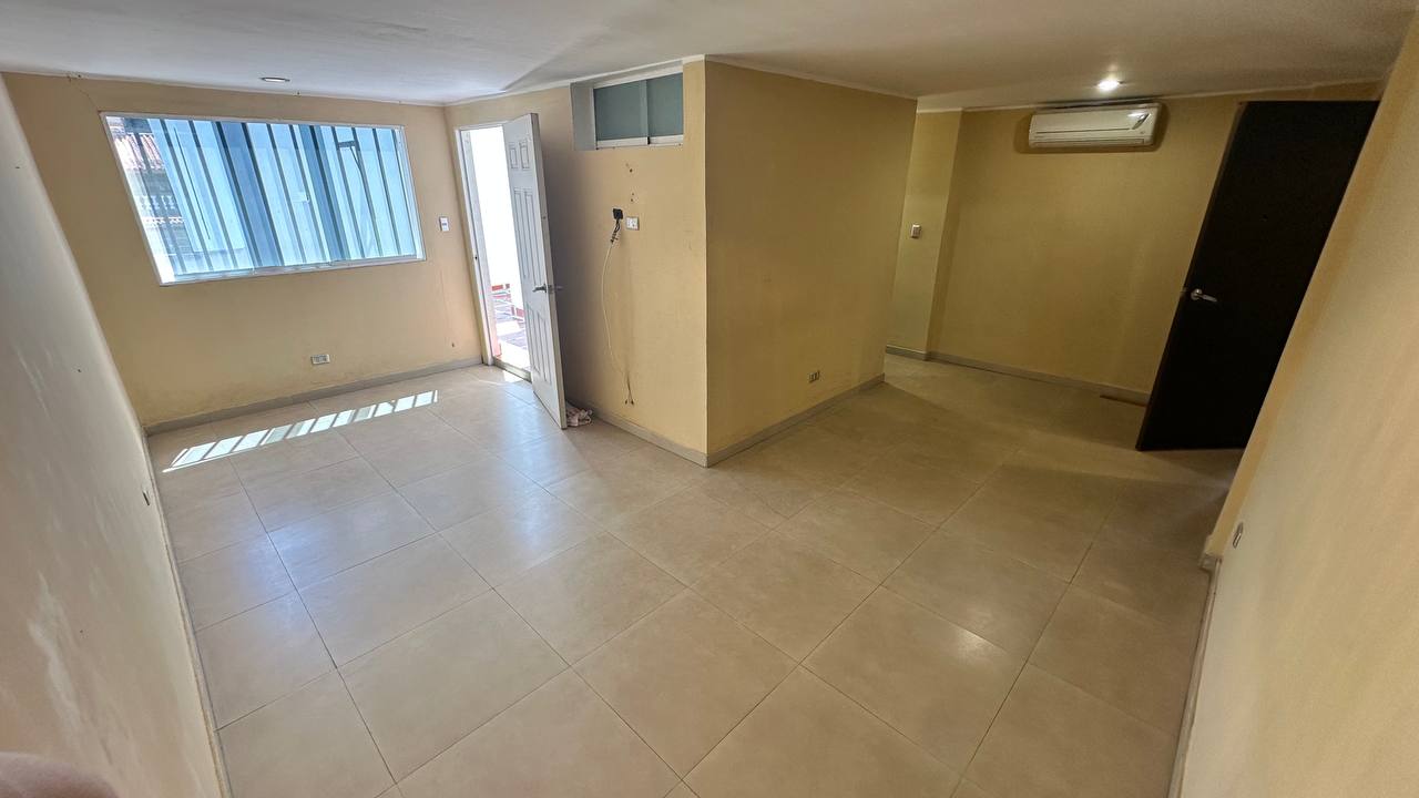 Macaracuay-Casa-Areas (6) Casa Quinta en Venta en Macaracuay, Caracas – 687m², 7 Habitaciones, 5 Baños y 4 Puestos de Estacionamiento