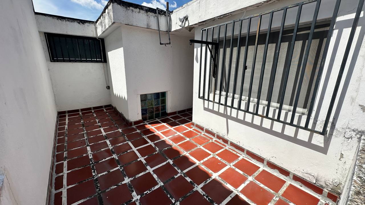 Macaracuay-Casa-Areas (7) Casa Quinta en Venta en Macaracuay, Caracas – 687m², 7 Habitaciones, 5 Baños y 4 Puestos de Estacionamiento