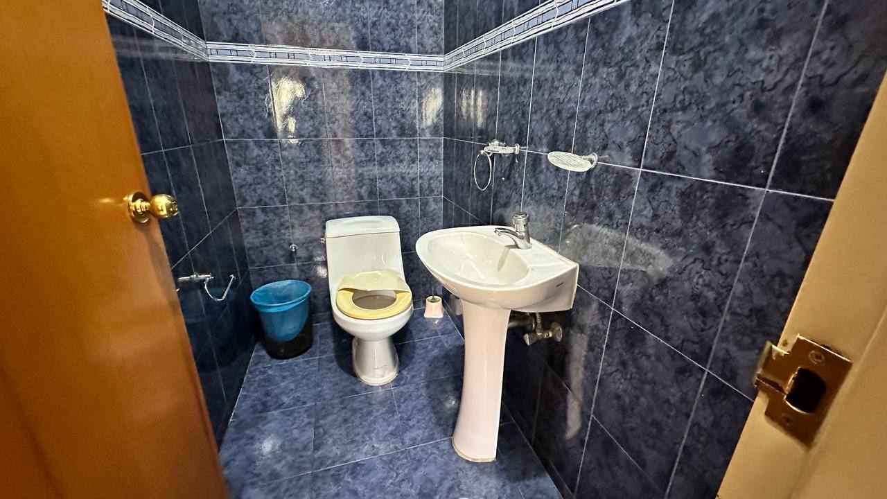 Macaracuay-Casa-Baño (4) Casa Quinta en Venta en Macaracuay, Caracas – 687m², 7 Habitaciones, 5 Baños y 4 Puestos de Estacionamiento