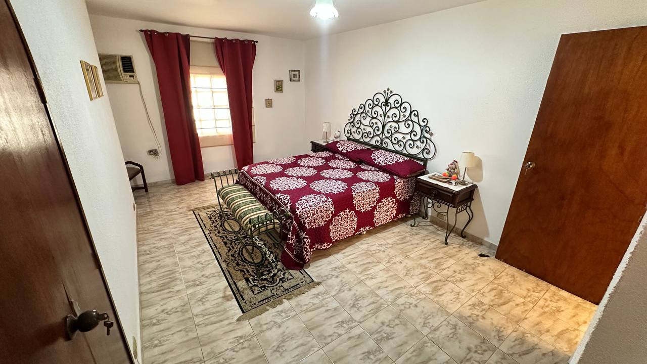 Macaracuay-Casa-Dormitorio Casa Quinta en Venta en Macaracuay, Caracas – 687m², 7 Habitaciones, 5 Baños y 4 Puestos de Estacionamiento