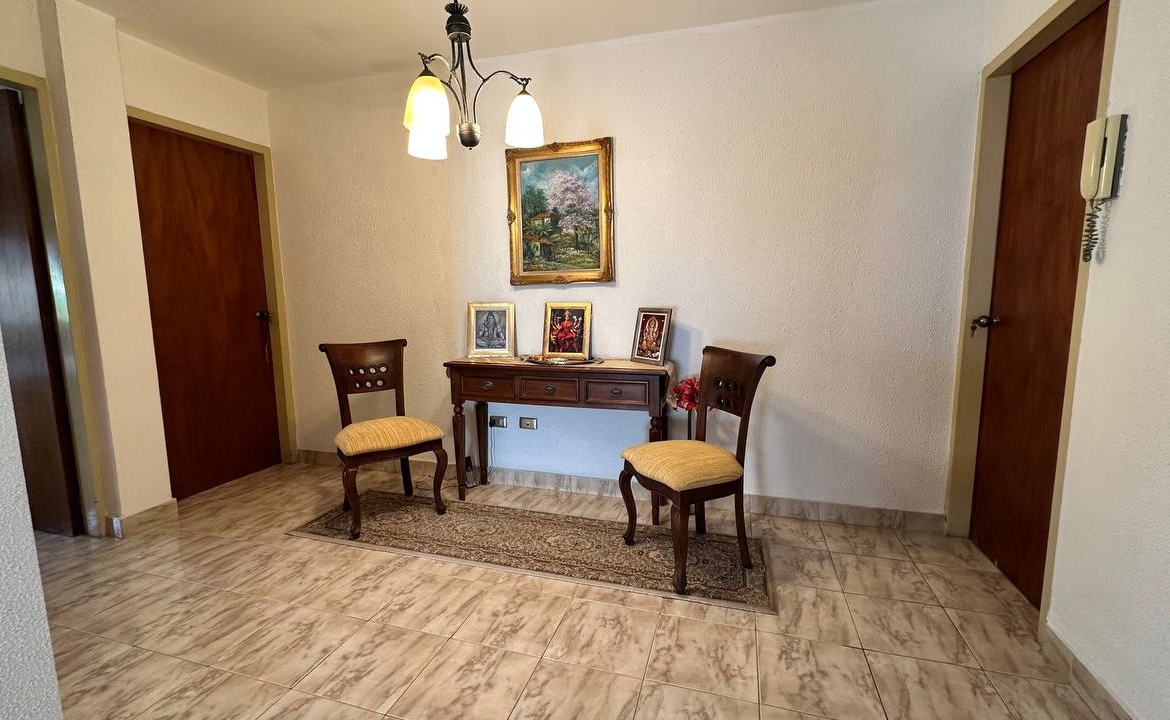 Casa Quinta en Venta en Macaracuay, Caracas – 687m², 7 Habitaciones, 5 Baños y 4 Puestos de Estacionamiento