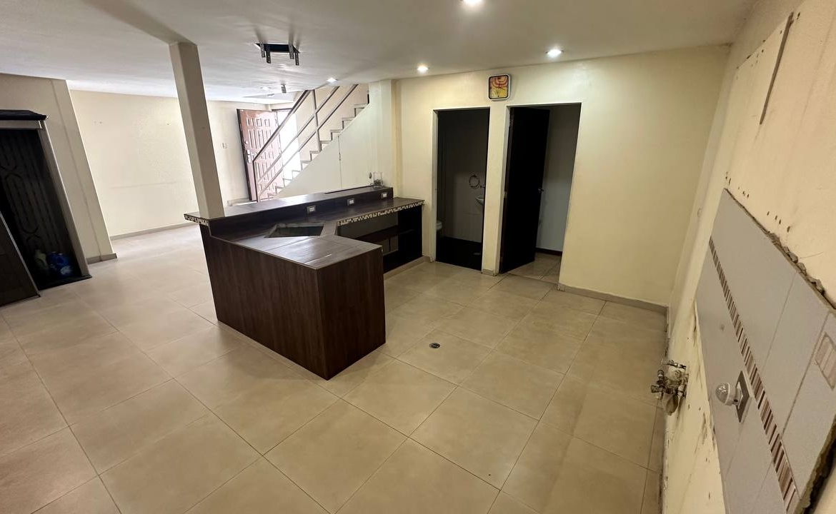 Casa Quinta en Venta en Macaracuay, Caracas – 687m², 7 Habitaciones, 5 Baños y 4 Puestos de Estacionamiento