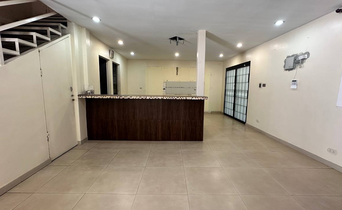 Casa Quinta en Venta en Macaracuay, Caracas – 687m², 7 Habitaciones, 5 Baños y 4 Puestos de Estacionamiento