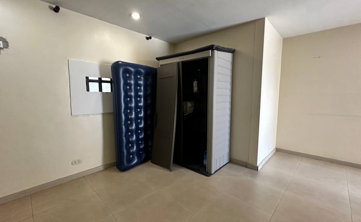 Casa Quinta en Venta en Macaracuay, Caracas – 687m², 7 Habitaciones, 5 Baños y 4 Puestos de Estacionamiento
