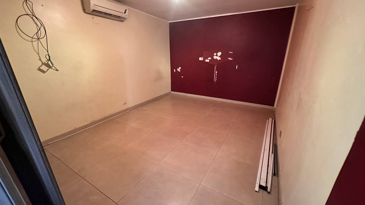 Macaracuay-Casa-Salon Casa Quinta en Venta en Macaracuay, Caracas – 687m², 7 Habitaciones, 5 Baños y 4 Puestos de Estacionamiento