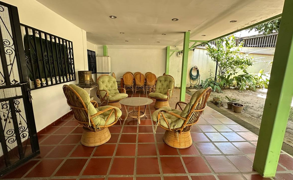 Casa Quinta en Venta en Macaracuay, Caracas – 687m², 7 Habitaciones, 5 Baños y 4 Puestos de Estacionamiento