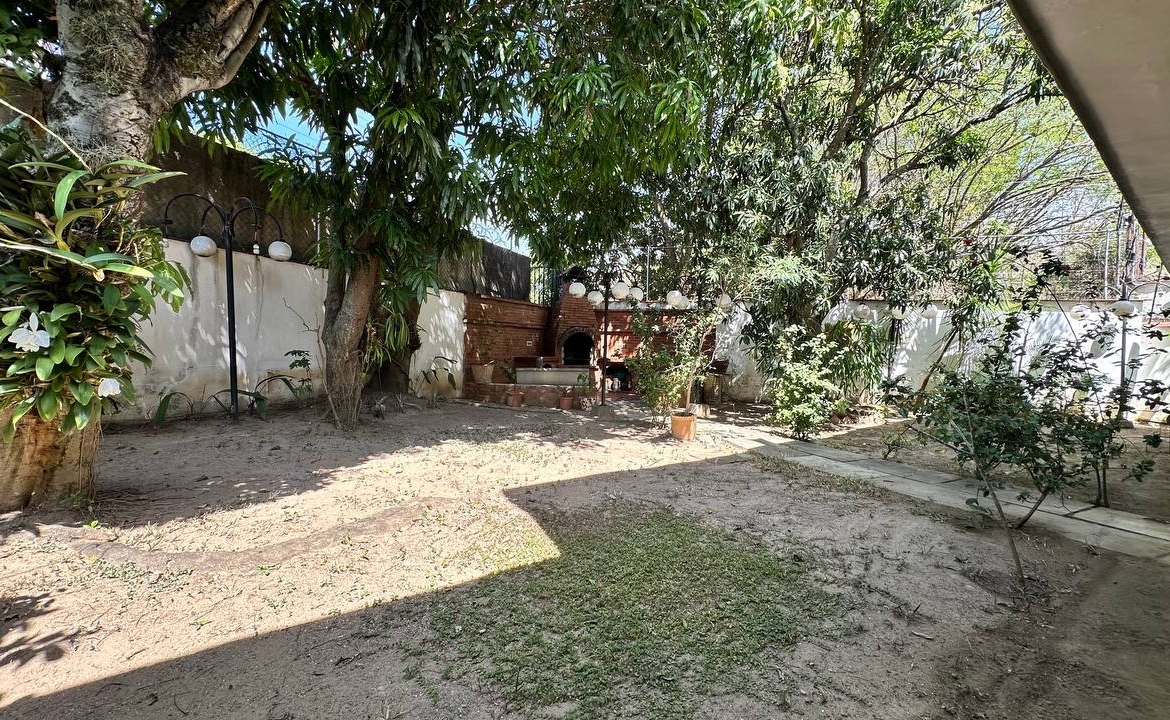 Casa Quinta en Venta en Macaracuay, Caracas – 687m², 7 Habitaciones, 5 Baños y 4 Puestos de Estacionamiento