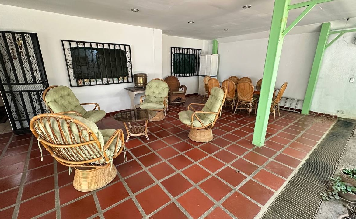 Casa Quinta en Venta en Macaracuay, Caracas – 687m², 7 Habitaciones, 5 Baños y 4 Puestos de Estacionamiento