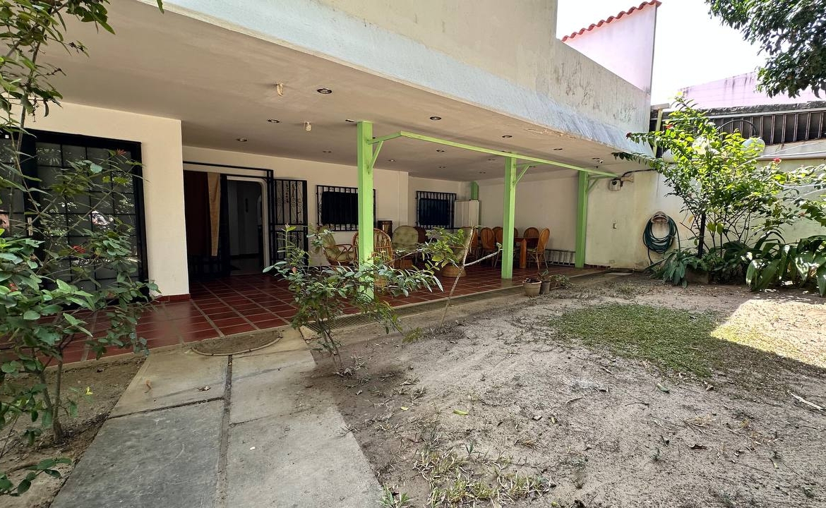 Casa Quinta en Venta en Macaracuay, Caracas – 687m², 7 Habitaciones, 5 Baños y 4 Puestos de Estacionamiento