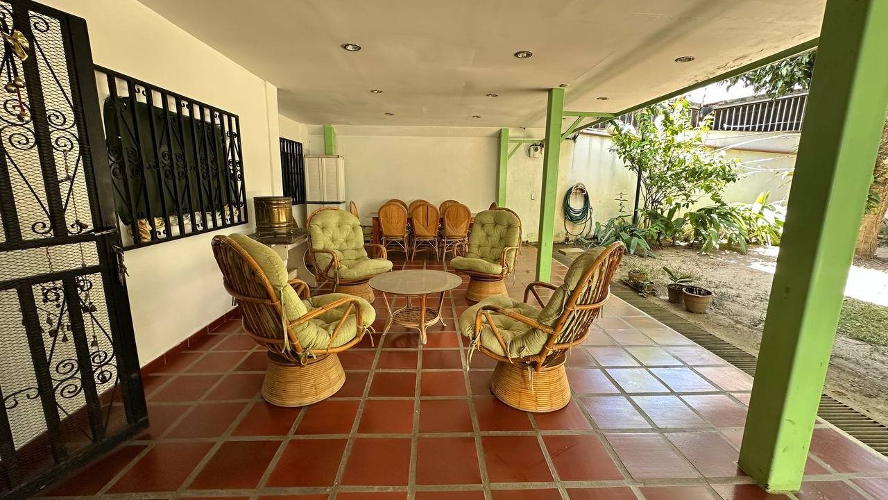Macaracuay-Casa-Terraza Casa Quinta en Venta en Macaracuay, Caracas – 687m², 7 Habitaciones, 5 Baños y 4 Puestos de Estacionamiento