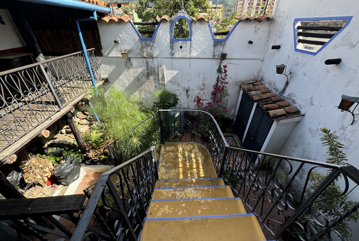 Local-Restaurant en Venta en Mérida, Venezuela – 321m², 3 Baños y 2 Niveles Comerciales