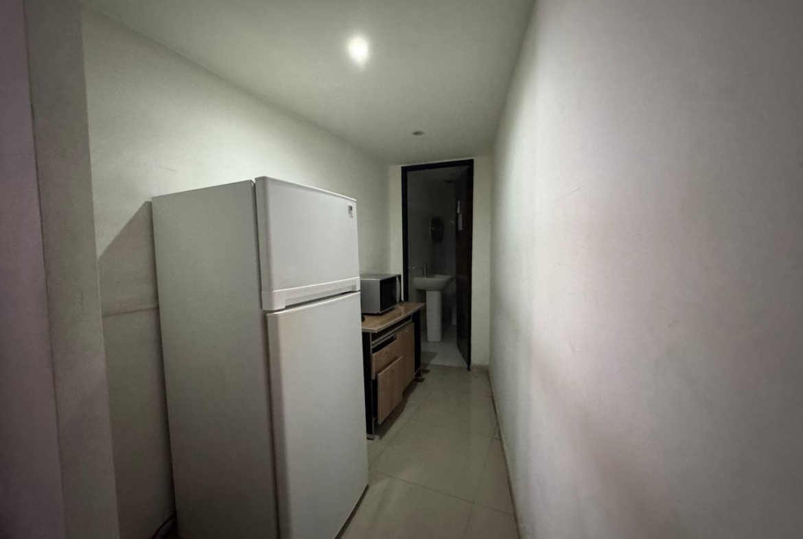 Oficina en Alquiler en Plaza Venezuela, Caracas – 191m², 1 Baño y Estacionamiento Público