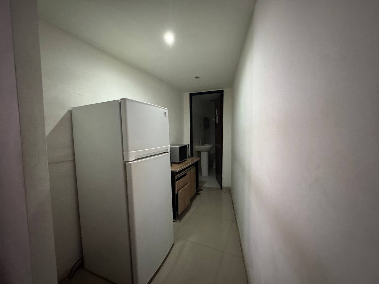 Plaza Venezuela-Domus-Cocina Oficina en Alquiler en Plaza Venezuela, Caracas – 191m², 1 Baño y Estacionamiento Público