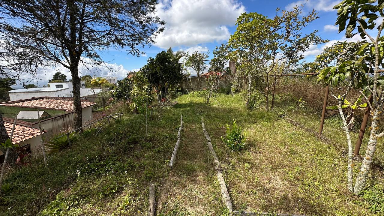 San Antonio-Casa-Terreno Casa en Venta en Club de Campo, San Antonio de Los Altos – 704m², 6 Habitaciones, 3 Baños y 4 Puestos de Estacionamiento
