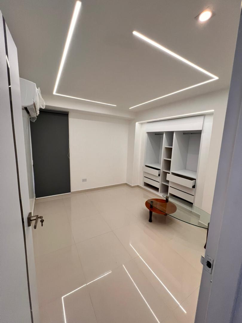 Terrazas del Avila-Sala Apartamento en Venta en Terrazas del Ávila, Caracas – 134m², 4 Habitaciones, 3 Baños y 1 Puesto de Estacionamiento