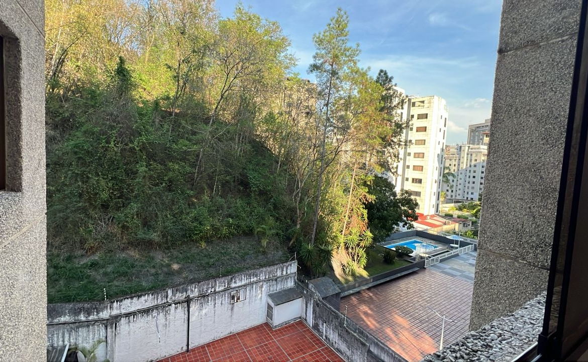 Apartamento en Venta en Terrazas del Ávila, Caracas – 134m², 4 Habitaciones, 3 Baños y 1 Puesto de Estacionamiento