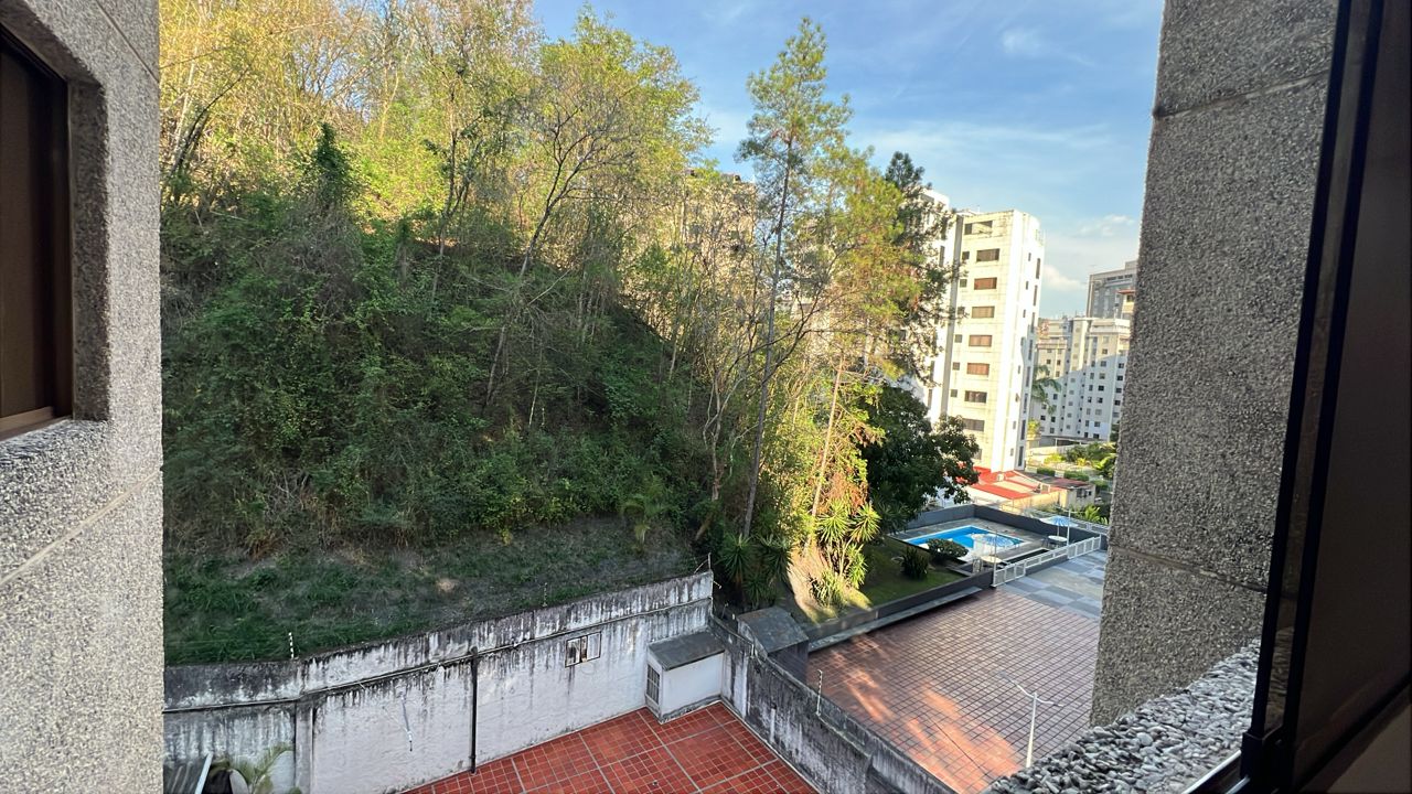 Terrazas del Avila-Vista Apartamento en Venta en Terrazas del Ávila, Caracas – 134m², 4 Habitaciones, 3 Baños y 1 Puesto de Estacionamiento