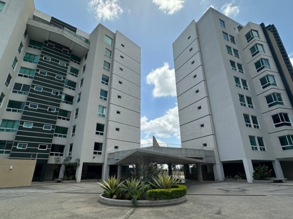 Apartamento en Venta en La Lagunita, El Hatillo – 134m², 2H/2B, Terraza y 4 Puestos