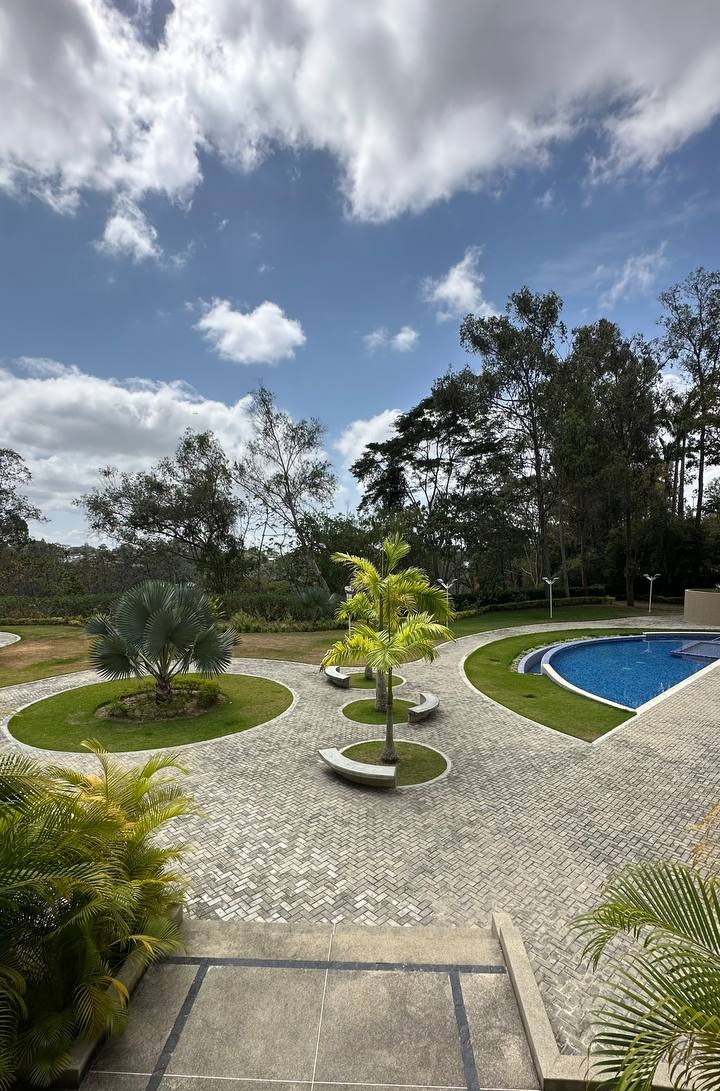 lagunita-patio Apartamento en Venta en La Lagunita, El Hatillo – 134m², 2H/2B, Terraza y 4 Puestos