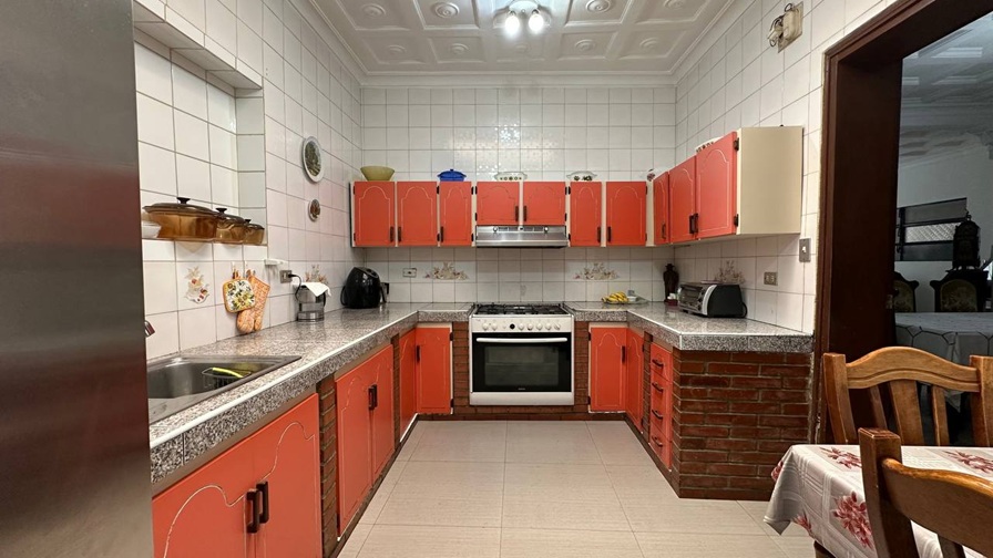 Casa en Venta en Las Acacias, Caracas – 410m², 9 Habitaciones, 9 Baños y 4 Puestos de Estacionamiento