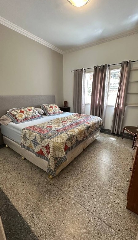 Casa en Venta en Las Acacias, Caracas – 410m², 5 Habitaciones, 3 Baños y 3 Puestos de Estacionamiento