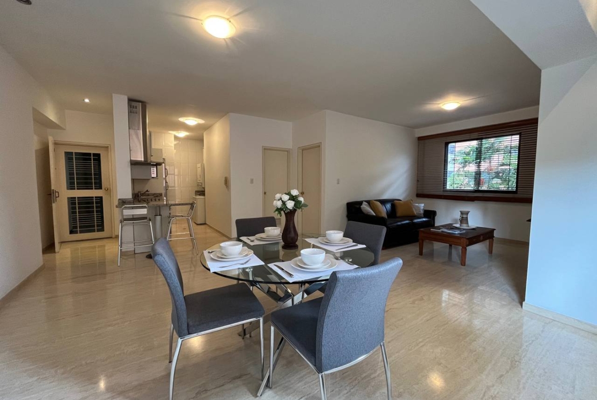 Apartamento en Alquiler en Campo Alegre, Caracas – 76 m², 1 Habitación, 2 Baños y 2 Puestos de Estacionamiento