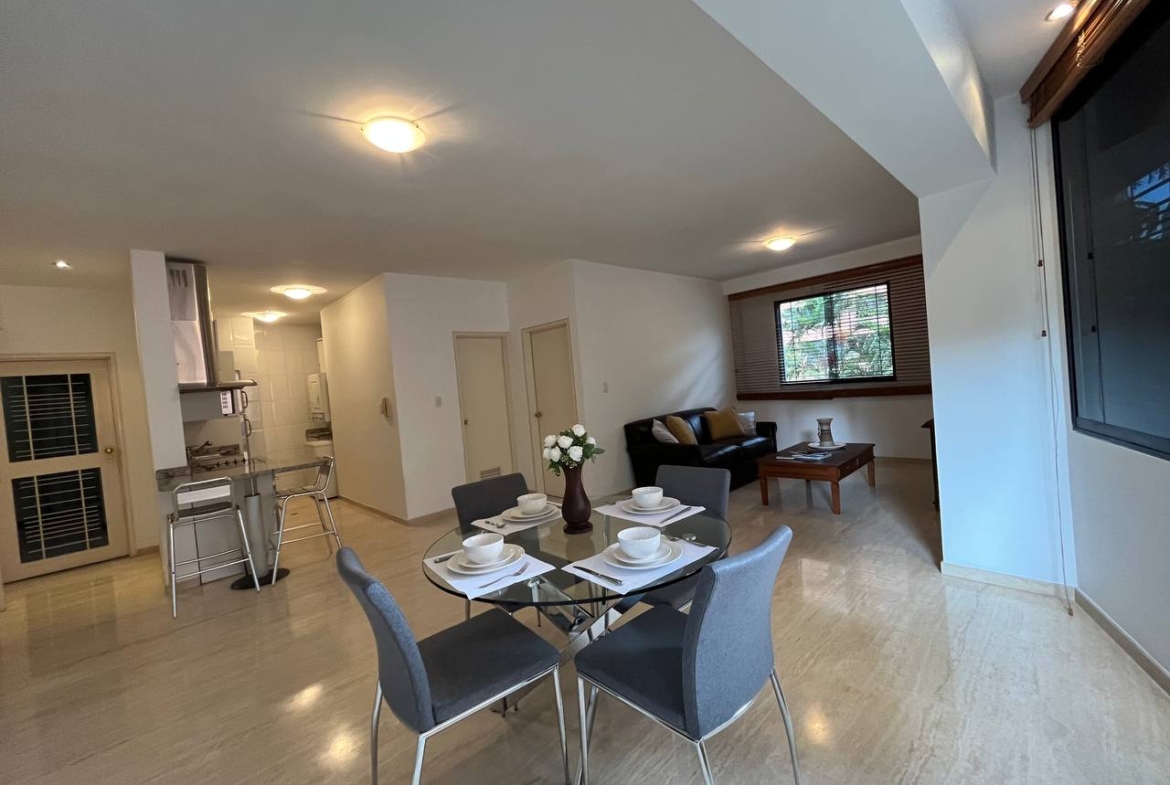 Apartamento en Alquiler en Campo Alegre, Caracas – 76 m², 1 Habitación, 2 Baños y 2 Puestos de Estacionamiento